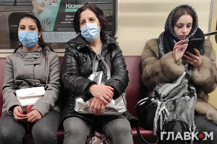 Два роки коронавірусу. Українці розказали, як пристосувались до пандемії