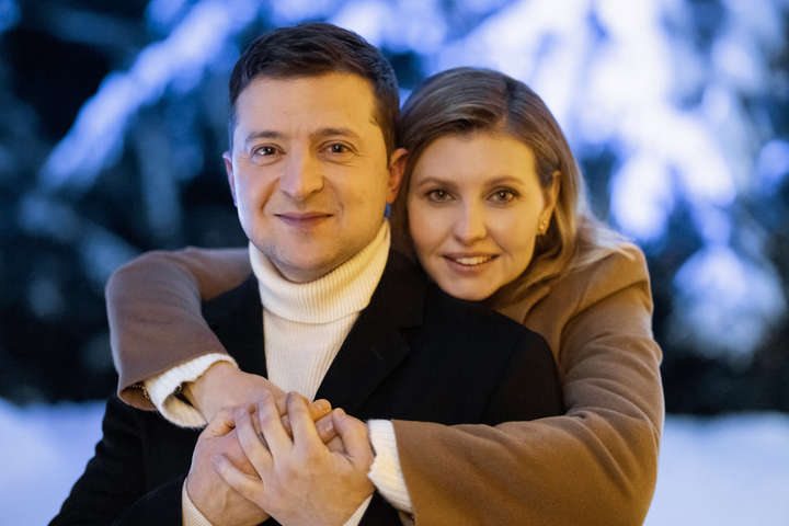 Перша леді опублікувала романтичне новорічне фото з чоловіком