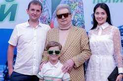 Поплавський показав сина, невістку та онука (фото)