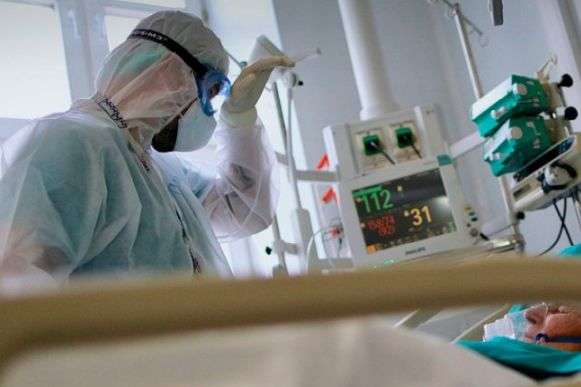 Коронавірус в Україні: за час пандемії померли 96 тис. людей