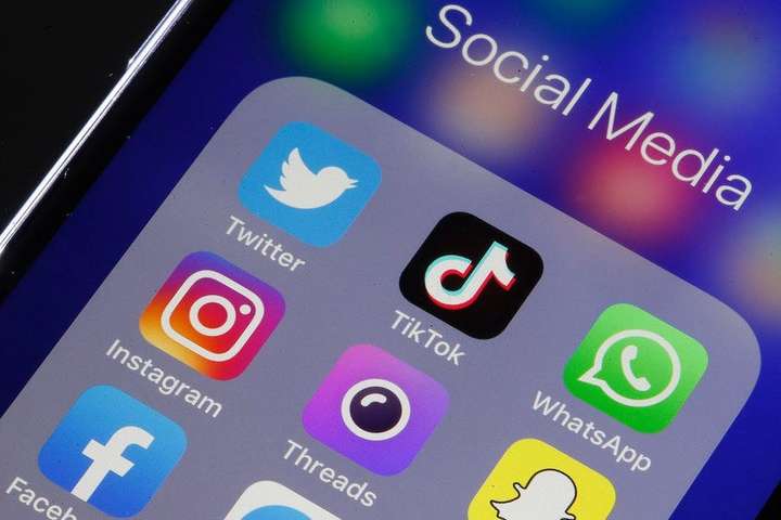 Експерти прогнозують ще більше неправдивої інформації у соціальних мережах - Експерти попередили про нові загрози в інтернеті у 2022 році