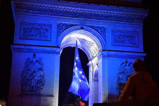 Уряд Франції зняв прапор ЄС з Тріумфальної арки через протест націоналістів