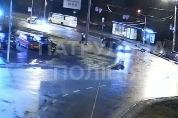 У Києві п’яний водій збив хлопчика на пішохідному переході та втік (відео)