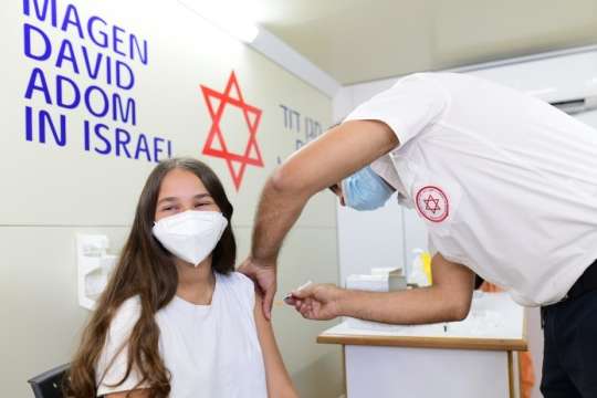 В Ізраїлі починають вводити четверту дозу вакцини від коронавірусу