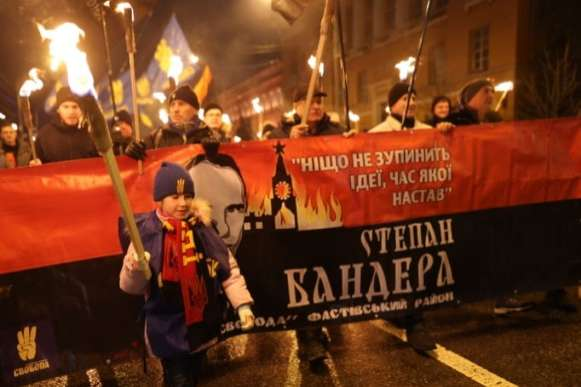 Испанское телевидение показало сюжет о факельном марше в честь Степана Бандеры в Киеве