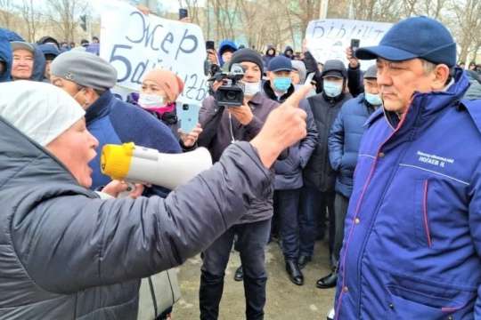 «Газові» протести у Казахстані: сутички з поліцією, вимкнений зв'язок та заблоковані соцмережі (фото, відео)