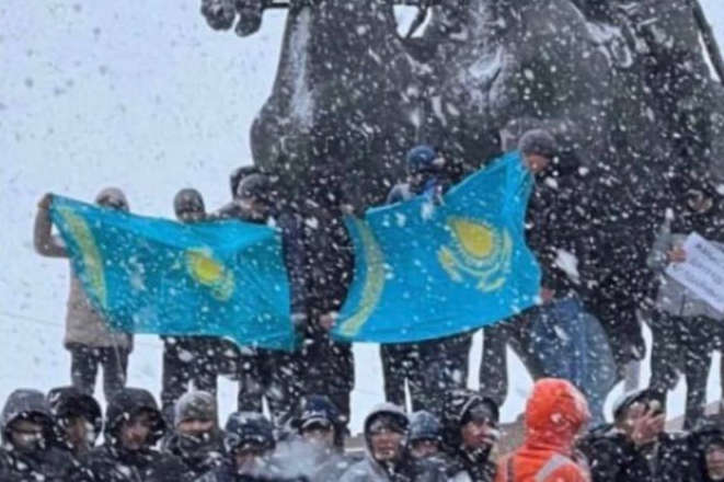 Казахстан: новый фронт для Путина