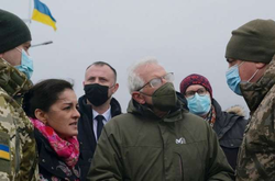 Глава дипломатии ЕС на Донбассе: От Украины зависит безопасность Европы