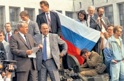  Були часи, коли російський триколор сприймався як символ свободи. Але свободи не було, каже Головаха: супротив путчу-1991 «благословив» Єльцин 