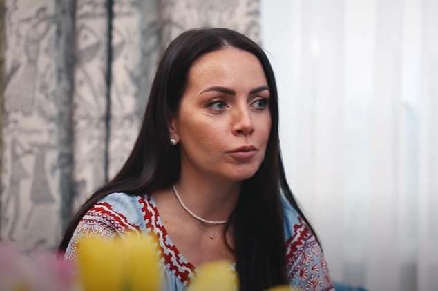 Дружина міністра оборони Рєзнікова поскаржилася, що він бере роботу додому
