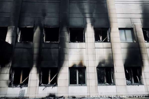 Алмати після «зачистки»: журналісти показали фото понівеченого міста