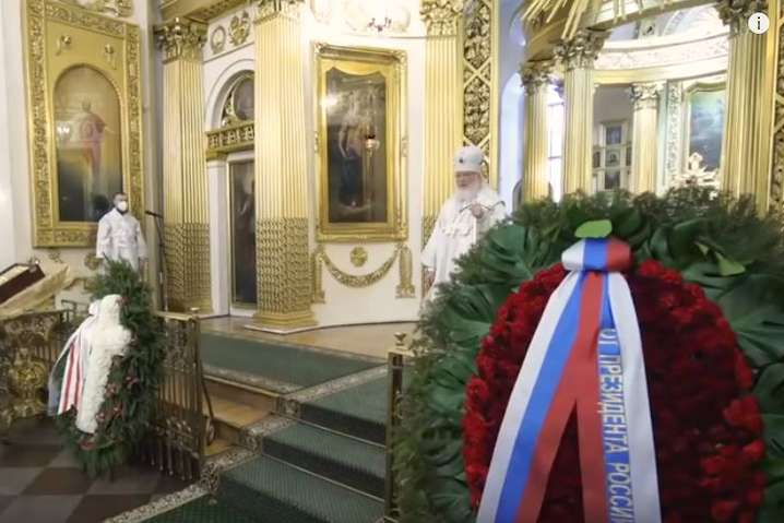 Патриарх Кирилл на похоронах брата рассказал о «замечательном венке от Путина»