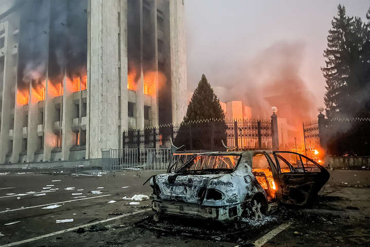 «Осуждаем насилие»: первая реакция МИД Украины на протесты в Казахстане
