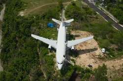 Підприємець переробив літак Boeing на розкішну віллу (фото, відео)