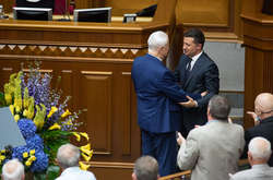 Володимир Зеленський відмітив, що на долю Леоніда Кравчука випало керівництво державою у складні часи