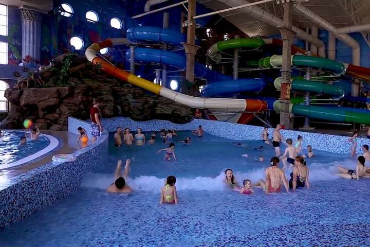 У Хмельницькому 16 дітей отруїлися хлором в аквапарку - 16 дітей отруїлися хлором в аквапарку на Хмельниччині 