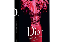 Dior выпустит книгу, посвященную дизайнам креативного директора Джона Гальяно (фото)