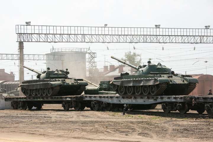 Росія розпочала масове переміщення військової техніки з Далекого Сходу 