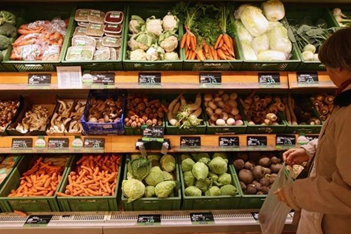 За даними Держстату за підсумками 2021 року інфляція склала 10%, що вдвічі більше, ніж у 2020 році, і є найвищим показником з 2017 року - Глава ради НБУ: Аграрії у 2021 році підняли ціни на продукти на 40%, доходи населення зросли на 3%