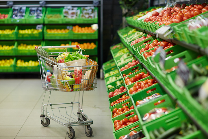 Цены на продукты будут расти очень резко: экс-министр предупредил украинцев