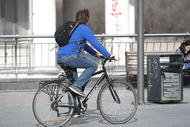 Велосипедист заплатить 100 тис. грн компенсації травмованому пішоходу