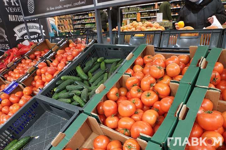 Ціна на огірки та помідори &laquo;підстрибнула&raquo; на третину - В Україні відчутно подорожчали тепличні овочі