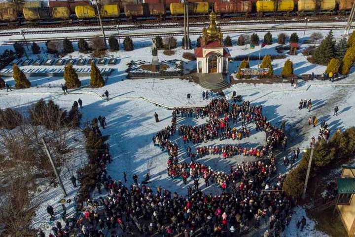 На Львівщині колядники встановили рекорд України (фото)