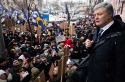 Мережа зреагувала дотепними жартами про повернення Порошенка