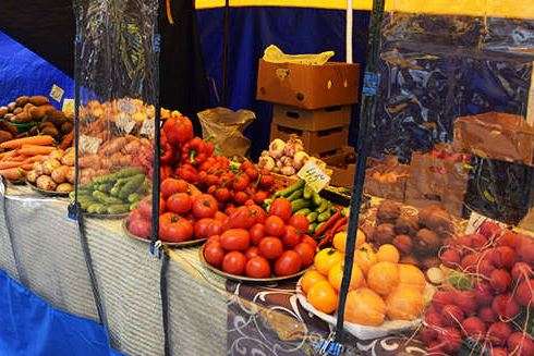 У Києві тривають сезонні ярмарки: де купити недорогі продукти 