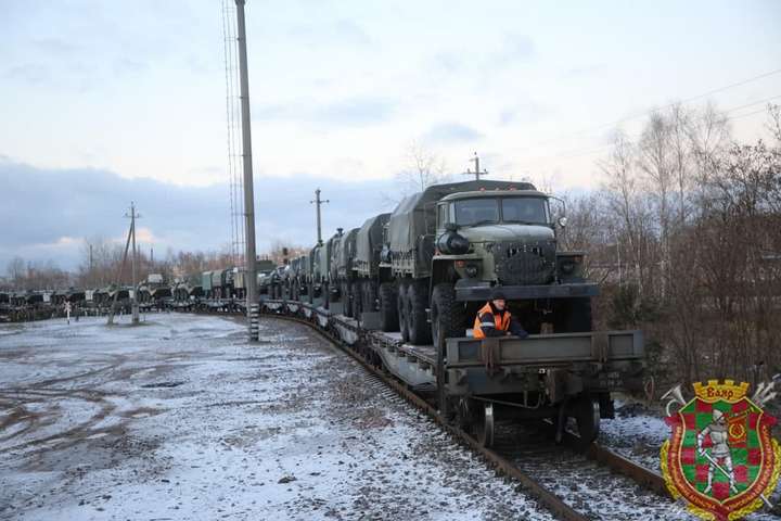 Росія перекинула у Білорусь війська для спільних навчань