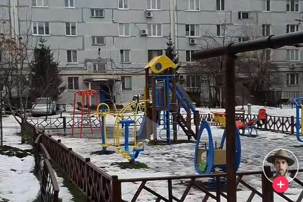 Хлопець весело розповів про місто біля Донецька та підкорив соцмережі (відео) 