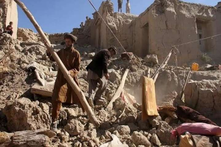 Афганистан всколыхнуло землетрясение: десятки погибших и сотни поврежденных домов (видео) 