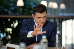  Деякі аналітики припустили, що Зеленський міг використати ситуацію на кордоні з Україною, щоб розібратися з Порошенком 