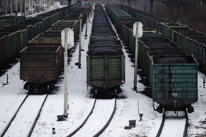 Справа стосується закупівлі вугілля Україною з тимчасово окупованих території Донецької і Луганської областей протягом 2014-2015 років - «Справа Порошенка»: ДБР дев'ять місяців допитуватиме Офіс президента й Кабмін