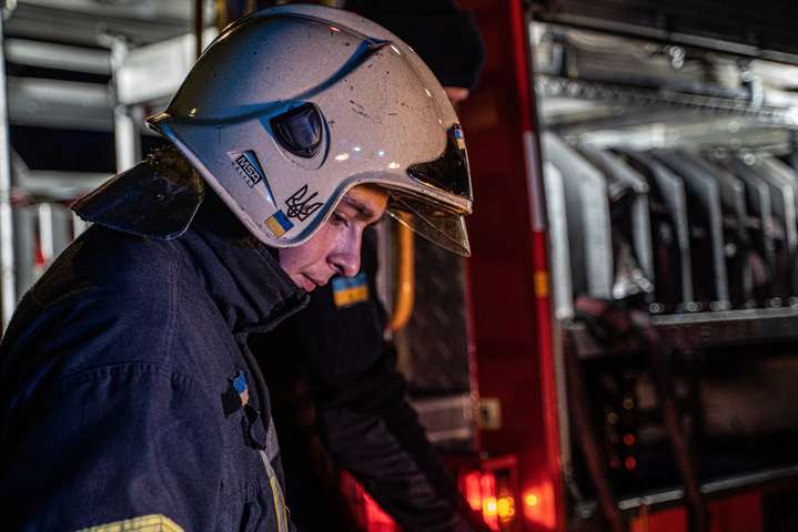Нічна пожежа у Києві: загинула жінка, а чоловік госпіталізований 