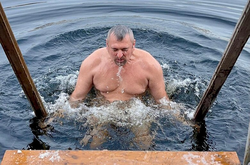 Фото: - Нардеп від &laquo;слуг&raquo; Олександр Федієнко вважає, що Водохреща бадьорить і очищає розум