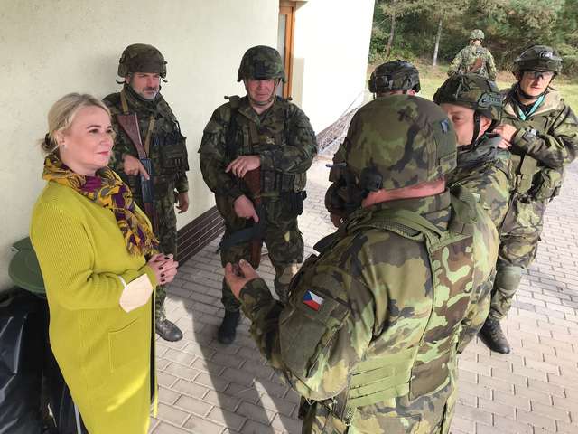 Чехія готова озброїти Україну