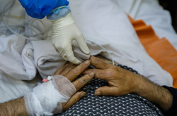 Вспышка коронавируса: за сутки в Украине более 20 тысяч новых больных