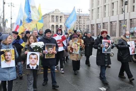 У Києві відбулася хода пам’яті на честь перших загиблих Героїв Небесної Сотні 
