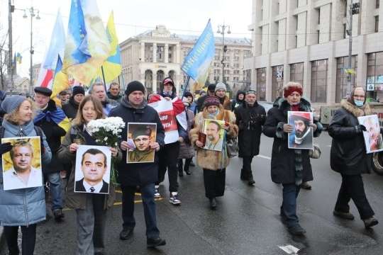 У Києві відбулася хода пам’яті на честь перших загиблих Героїв Небесної Сотні