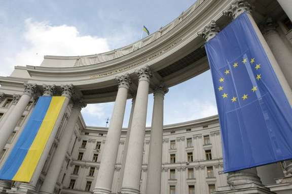 МЗС у День Соборності запросив світ приєднатися до нової «Української хвилі»