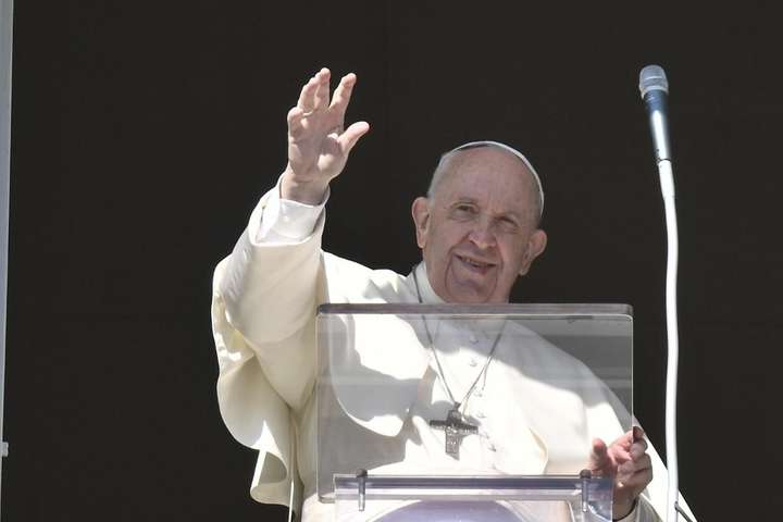 Папа Римський запропонував провести День молитви за мир через ситуацію навколо України
