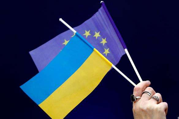 Вже п’ять країн ЄС заявили, що залишають своїх дипломатів в Україні 