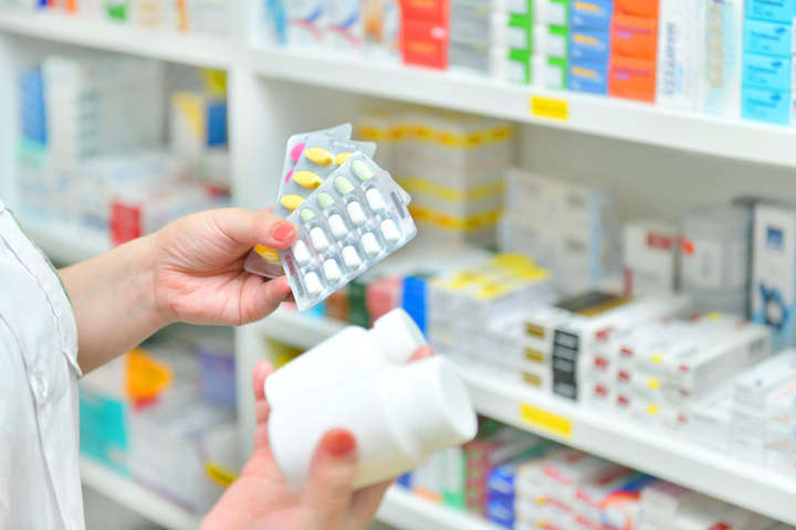 Уряд визначив нову категорію українців, які зможуть купити ліки за «ковідну» тисячу