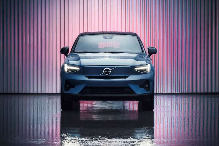 В Украине полностью дебютирует электрическая модель Volvo. Объявлены цены