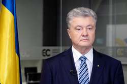 Порошенко прийшов на допит у ДБР, але до нього ніхто не вийшов (відео)