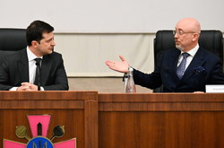 Резніков весело привітав Зеленського з днем народження (відео)