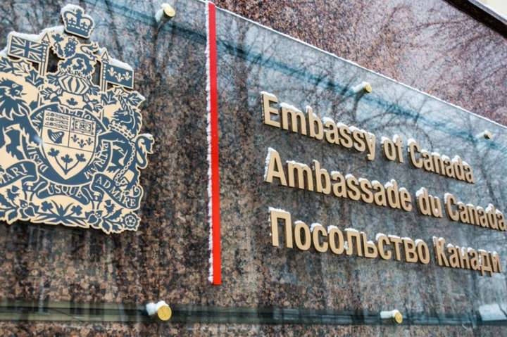 ЗМІ: Канада наказала членам родин дипломатів покинути Україну