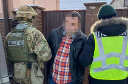 Чоловік роками погрожував співачці