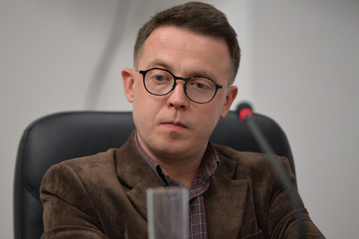 Остап Дроздов, уволенный из «4 канала», объяснил, зачем «слуги» скупают СМИ